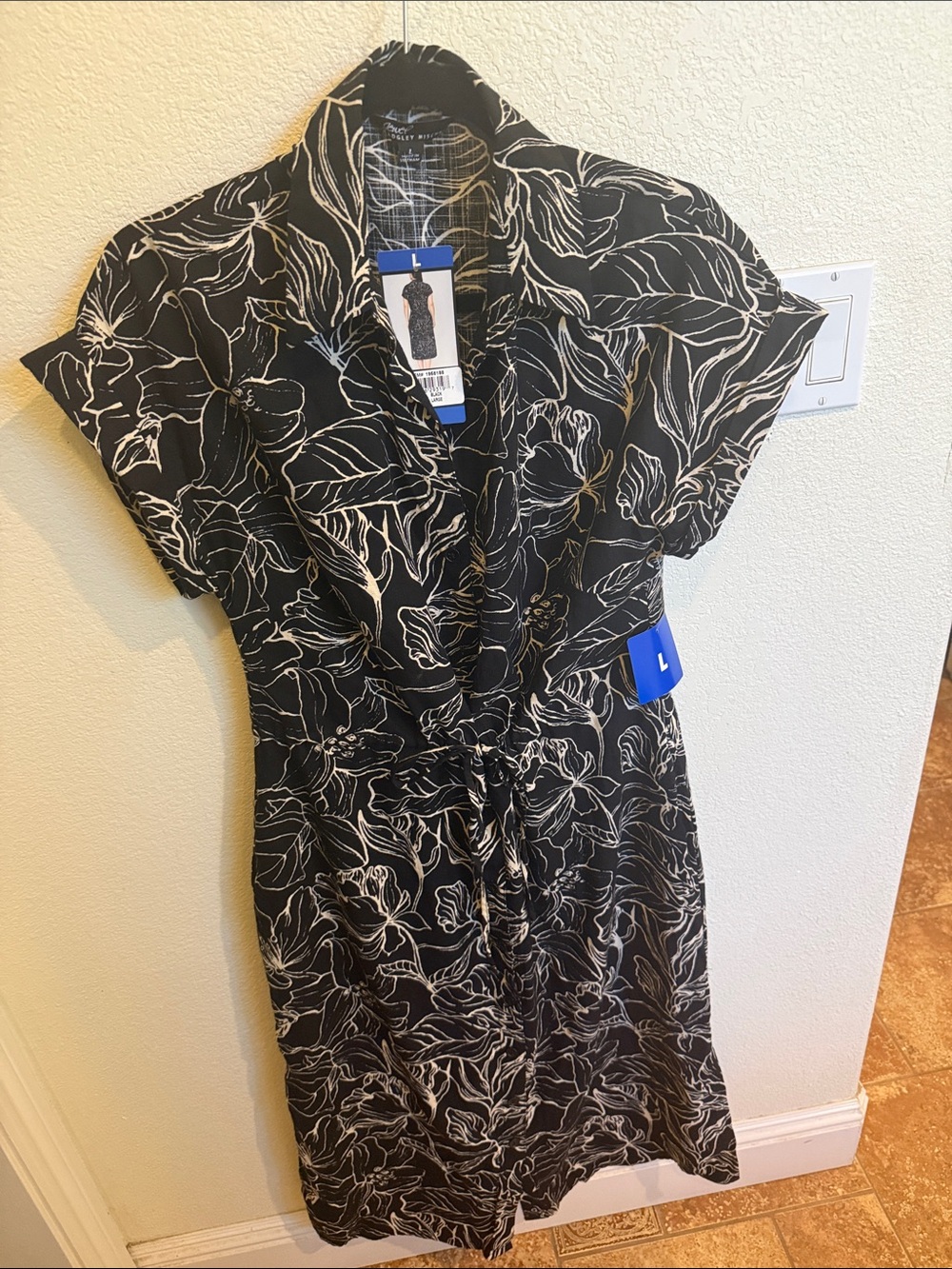 Jewel Badgley Mischka Black Dress with White Floral Sketch Print